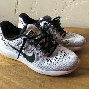 Nike lunarglide 8- ——-SIZE 6.5